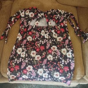 Beautiful floral mini dress size 3x